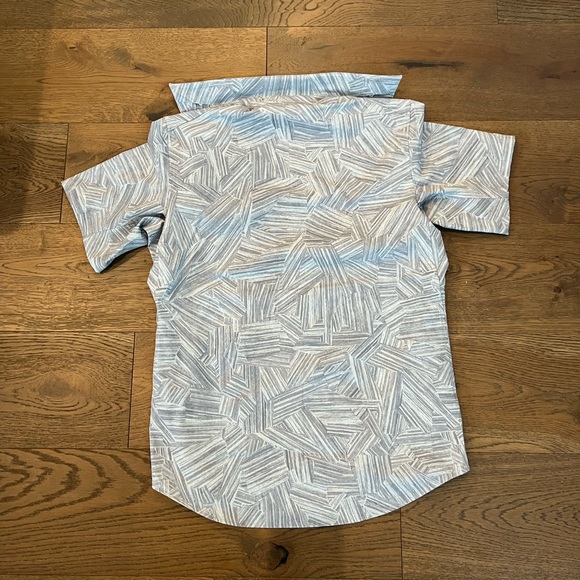 Lululemon Button Up T shirt - Picture 5 of 5